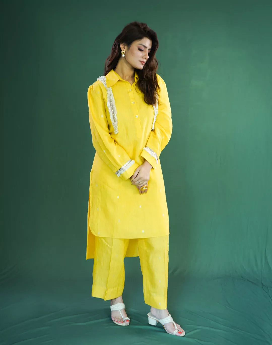 Gold Butti Linen Kurta Pant