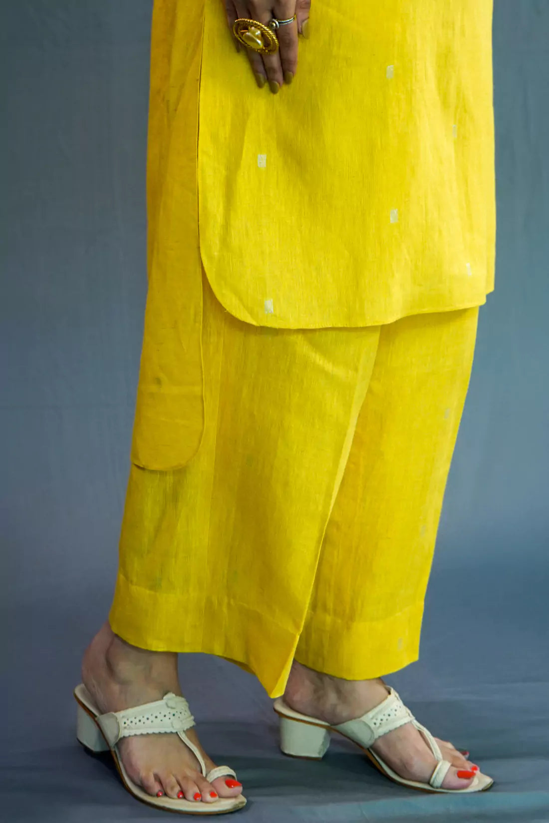 Gold Butti Linen Kurta Pant